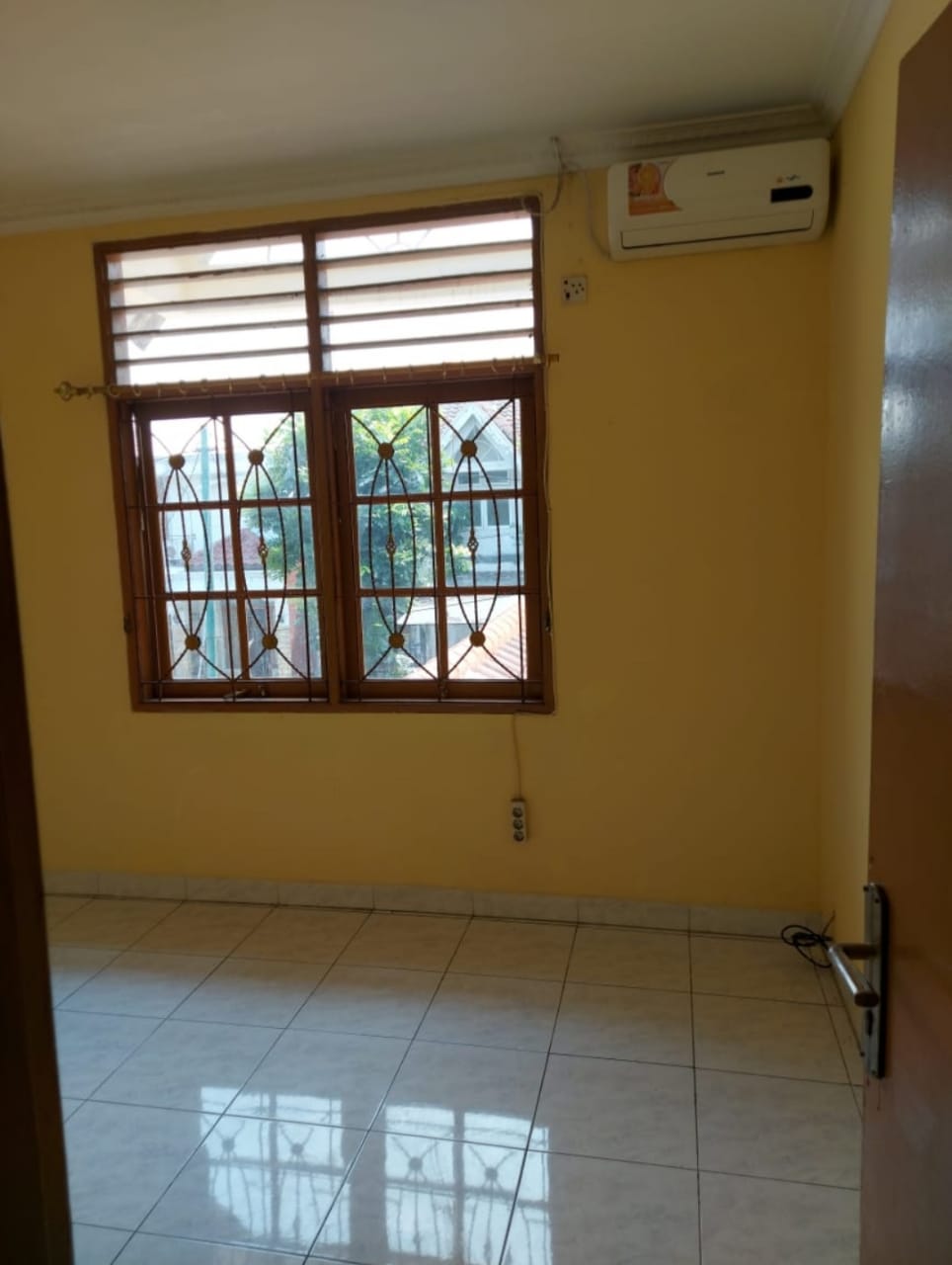 Rumah Dijual di Cluster Meadow Green Lippo Cikarang